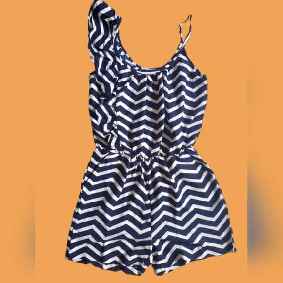 Envy Me Navy and White Chevron Striped Romper W/Ruffle Sz. MED - Picture 4 of 8